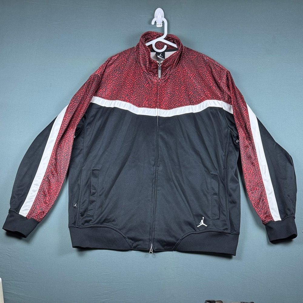 Michael Jordan Men's Red and Black Jacket